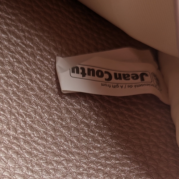 ✨Freebie✨ Wristlet - Picture 4 of 6